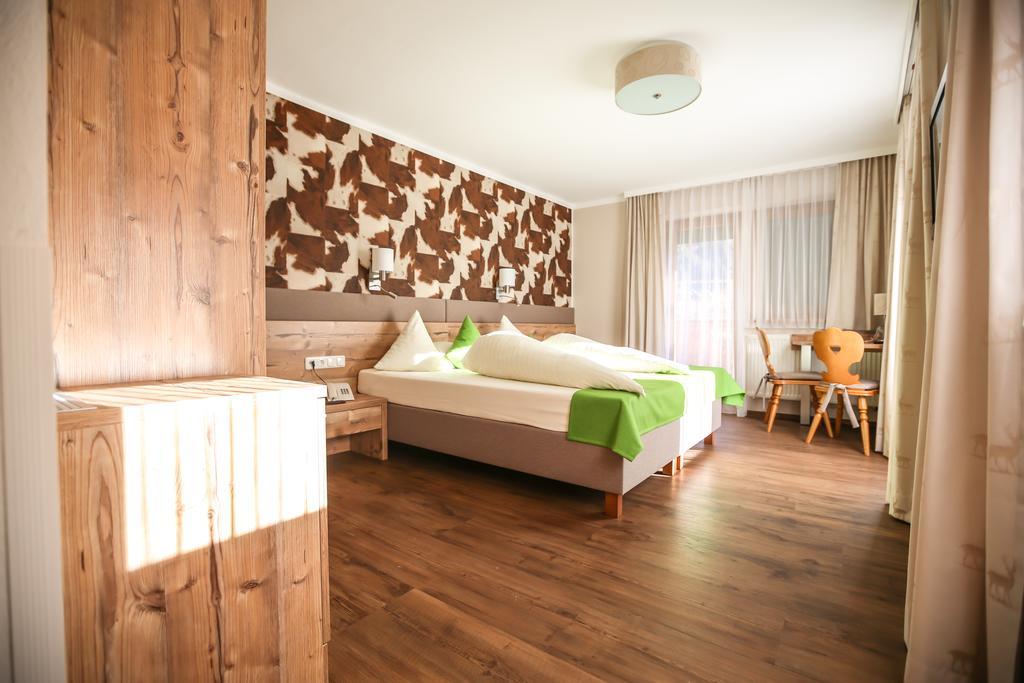Hotel Landhaus Carla Майрхофен Номер фото
